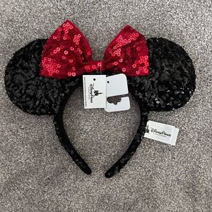 Authentic DisneyParks ears NWT